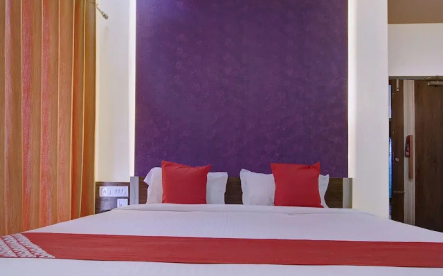 Oyo 27753 Kasa Luxury Inn
