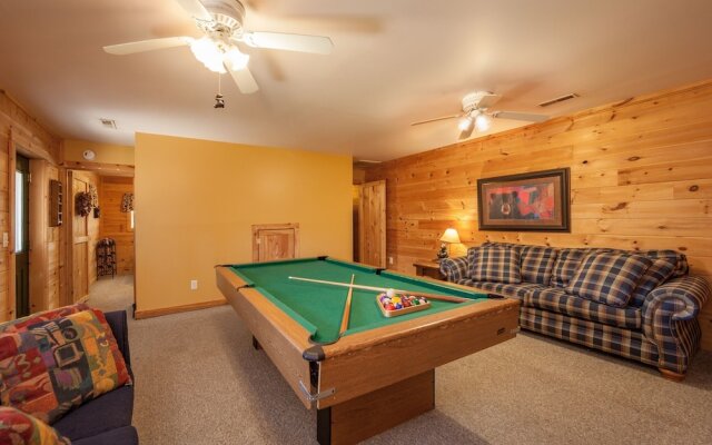 Sleepin' Inn 2 Bedroom Cabin by RedAwning