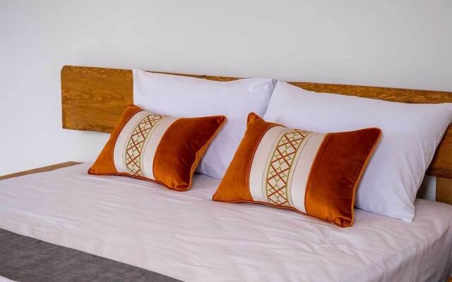 Foça Kybele Pension