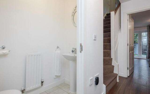 Stunning 3BR house in Basildon