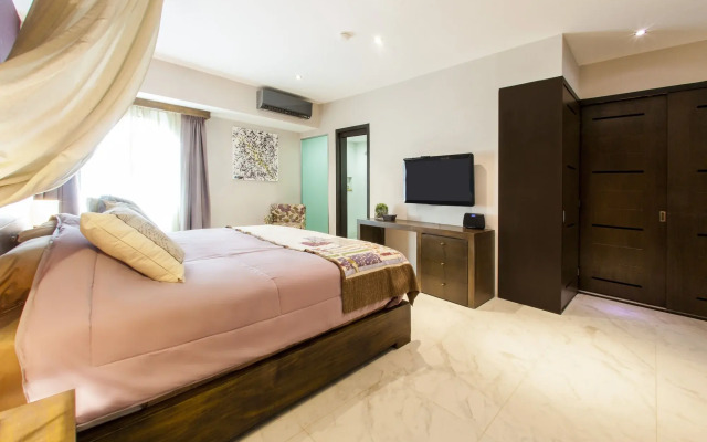 Soho Playa Hotel