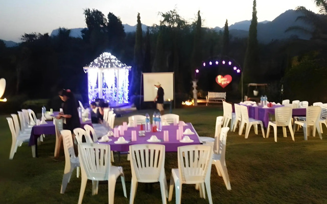 Riverside Hill Resort & Restaurant