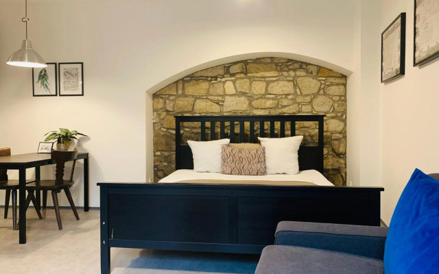 Cozy friendly place with free parking