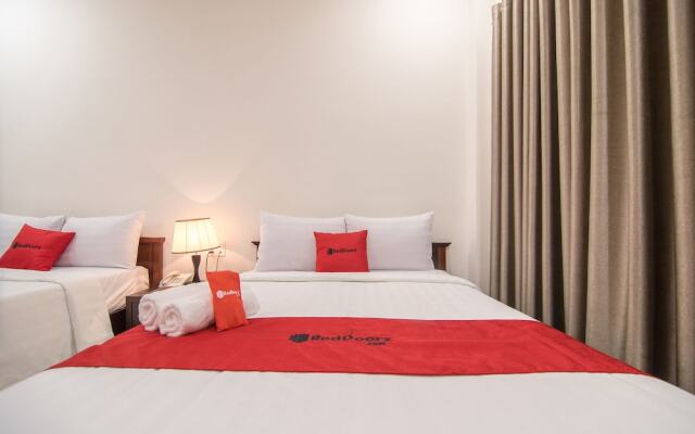 RedDoorz Premium near Bai Sau