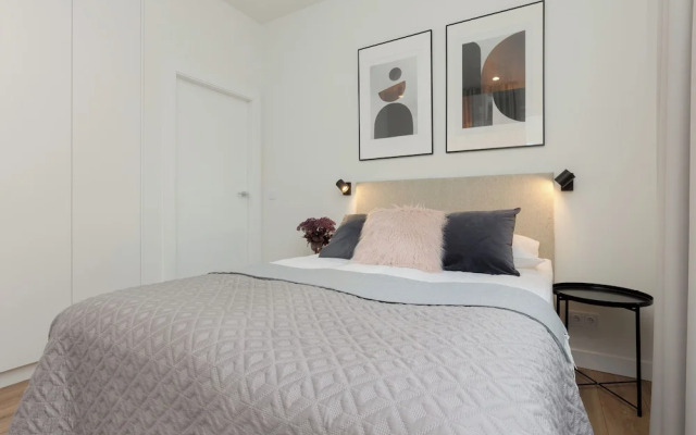 LUX Domaniewska by Renters Prestige