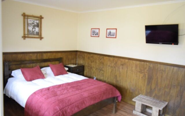 Hostal Akainik