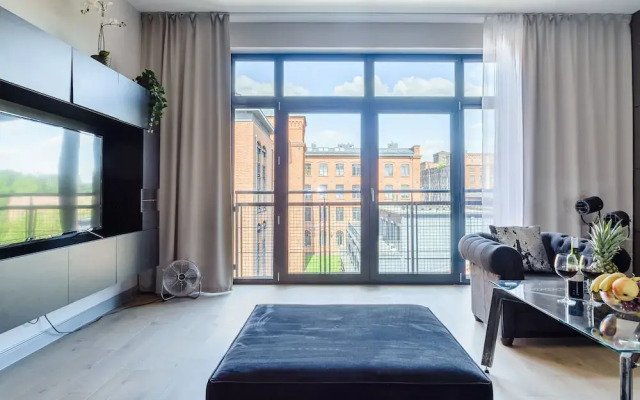 Lumina stylish and spacious studio