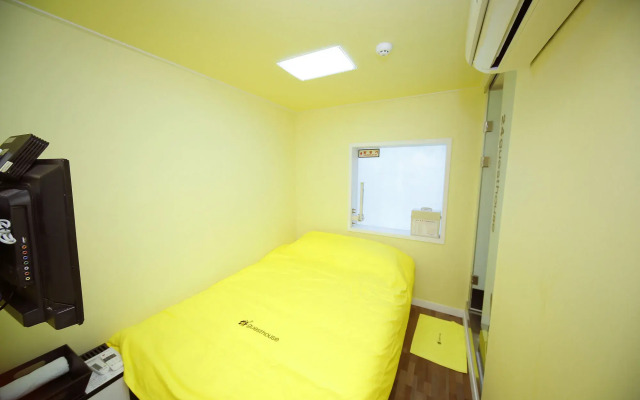 24 Guesthouse Sinchon Avenue