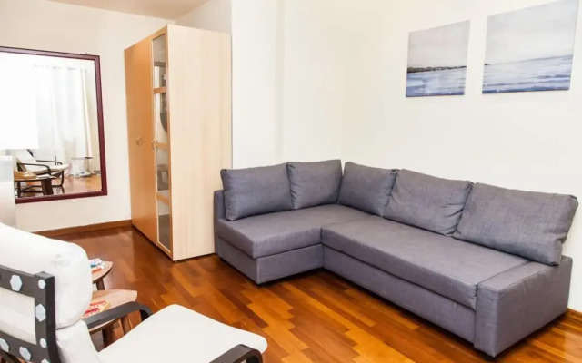 Centrally Located Studio In Athens