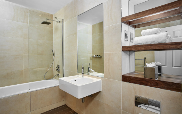 Leonardo Hotel Cardiff