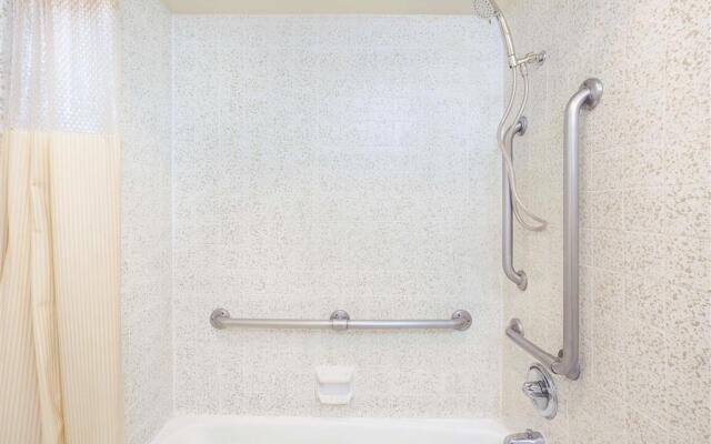 Days Inn by Wyndham Fresno Central