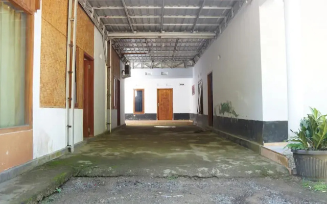Hotel O Homestay Srikandi Pulau Merah BeachNearPantai Pancer