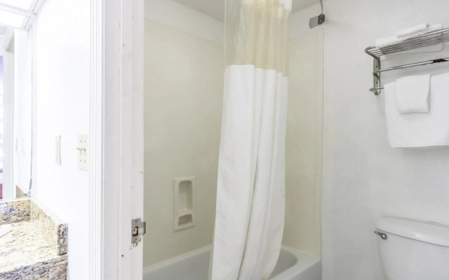 Motel 6 Pooler, GA - Savannah Airport