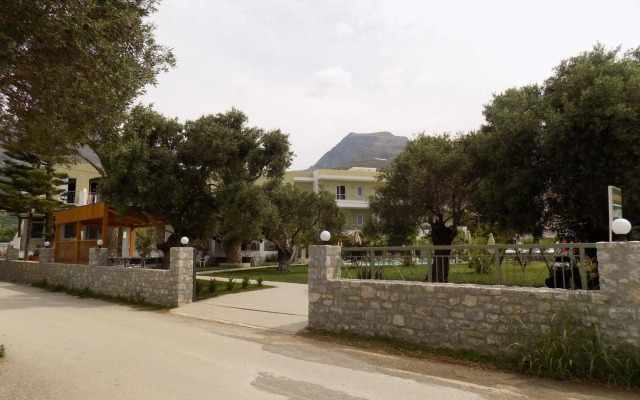 Manolis Apartments