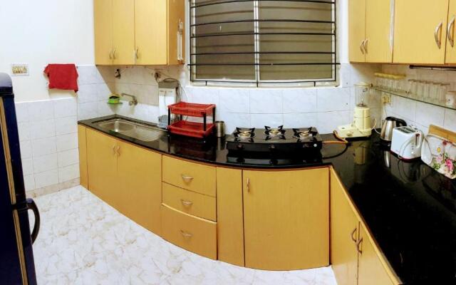 Artistic 2BHK in the downtown close to everything