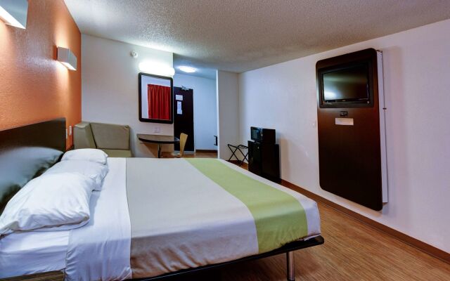 Executive Inn & Suites