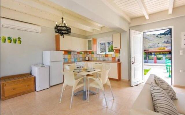 Kolympia Family Pool House