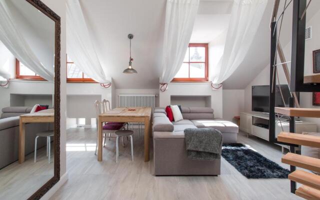 Tomasza Residence