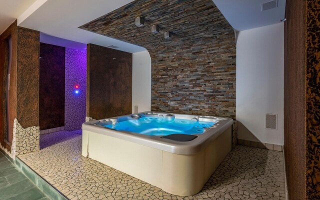 Nice Home in Magliolo With Wifi and 1 Bedrooms