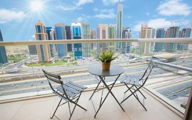 Newly Designed Apartment Walk to the Beach