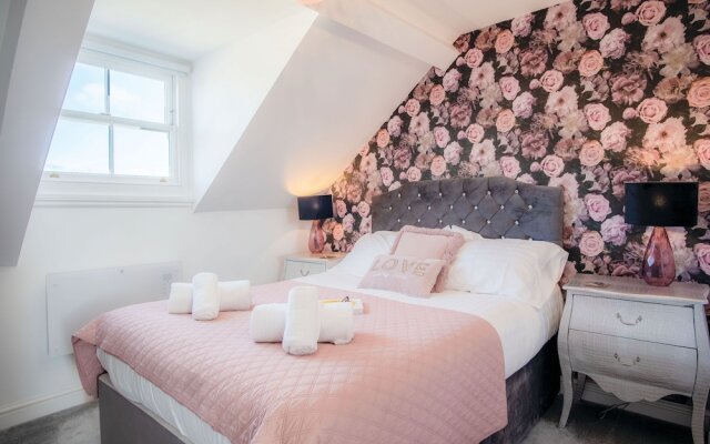 The Penthouse - Luxury 1 Bed - Panorama - Tenby