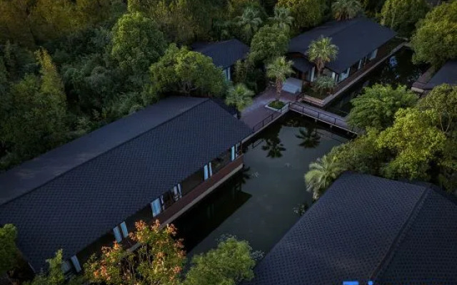 Mulin Riverside Hotel