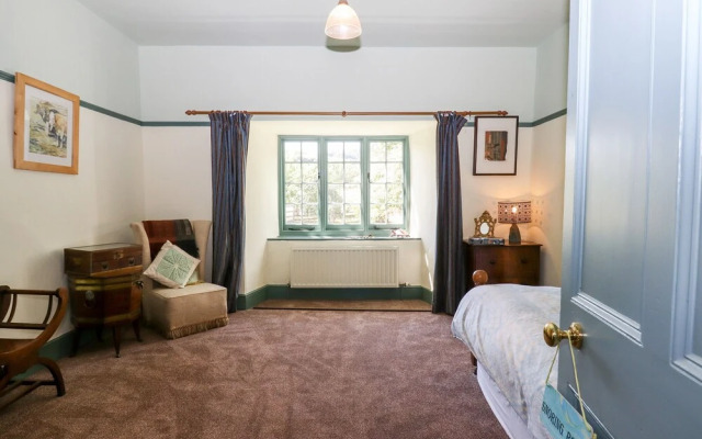 Aluric's Hall