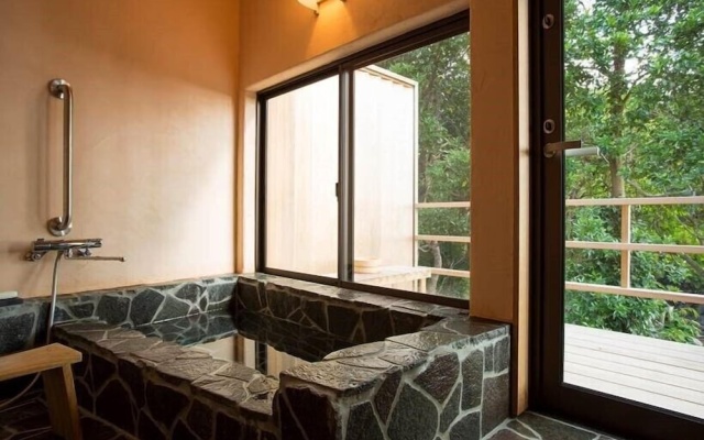 Cottage Views – Bathroom – Yakushima