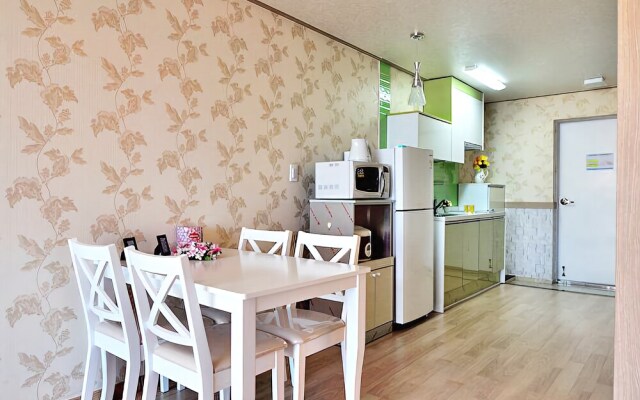 Yeongheungdowith Haejigae Pension