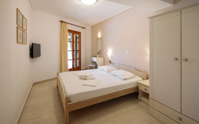 Proteas Hotel & Suites