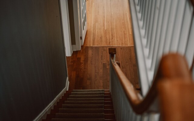 Hill Road Manor Bed & Breakfast