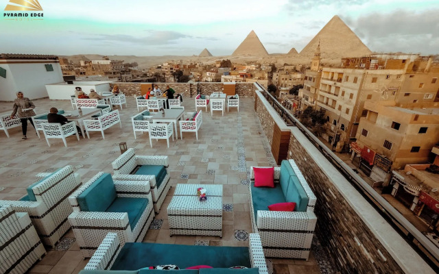 Pyramid Edge Hotel & Exclusive Pyramids View Rooftop