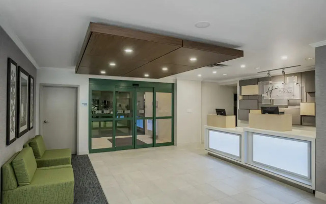 Holiday Inn Express & Suites Medicine Hat Transcanada Hwy 1, An Ihg Hotel