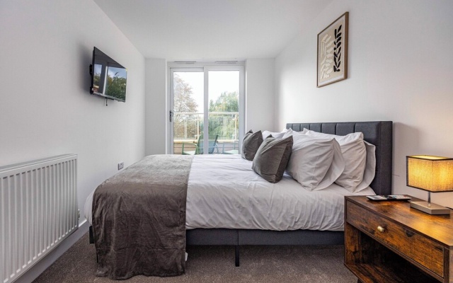 7 Riverside Mews