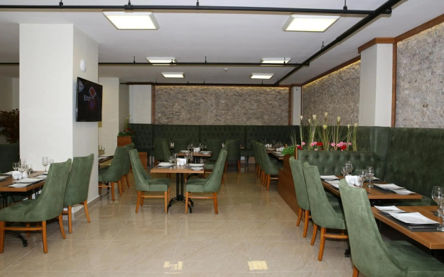 Golden Lounge Hotel