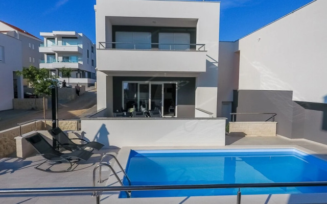 Lumada - 3Bedroom Apartment with Pool