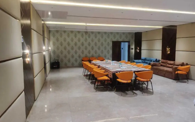 Motel Bilaspur City