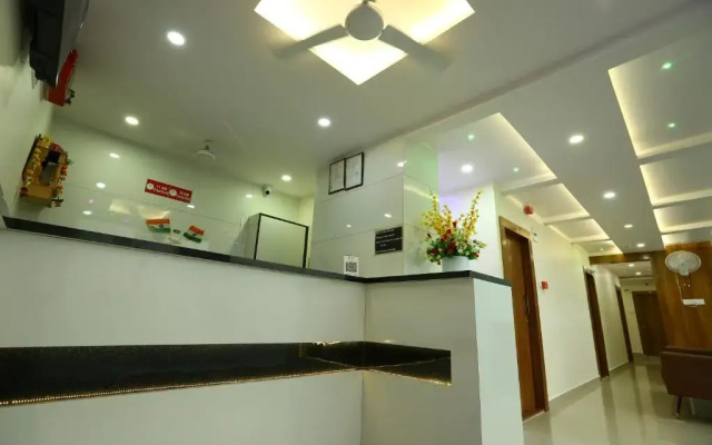 OYO 90380 Hotel Golden City