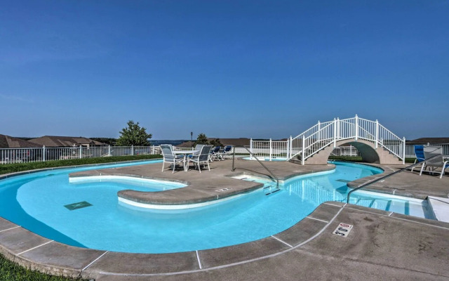 Condo With Lakefront Patio & Community Perks!