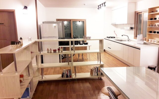 Guesthouse Enoch - Hostel