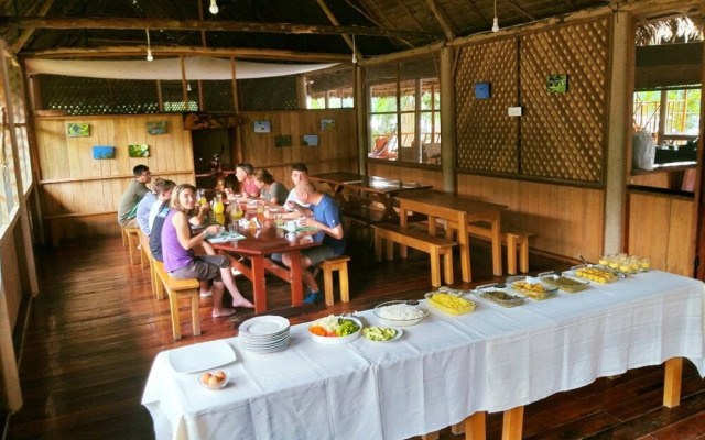 Tres Chimbadas Lake Lodge