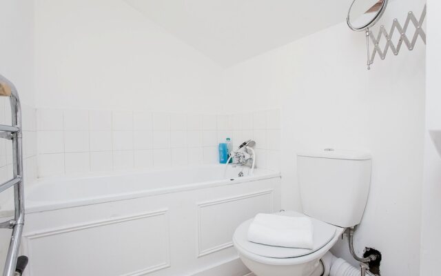 Elegant Victorian 3 Bed Home near Hammersmith
