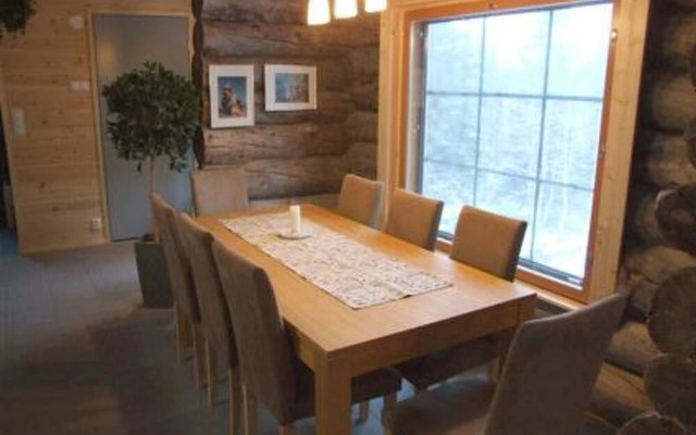Holiday Home Muuttohaukka