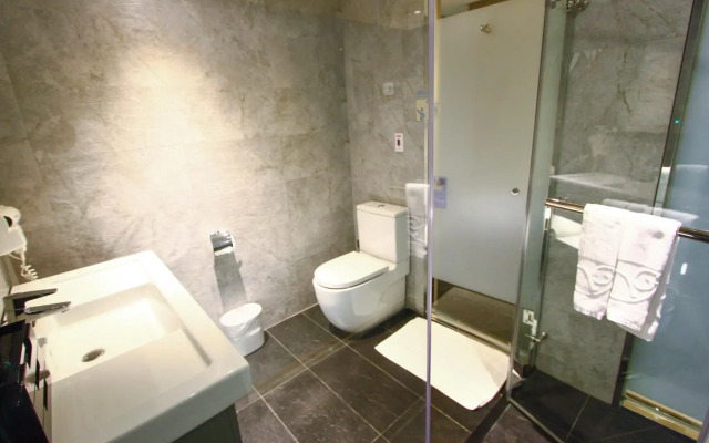 Gogo Hotel 38