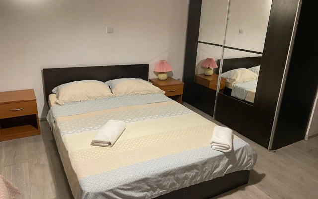 Studio Piata Amzei NR.1 (17 A)