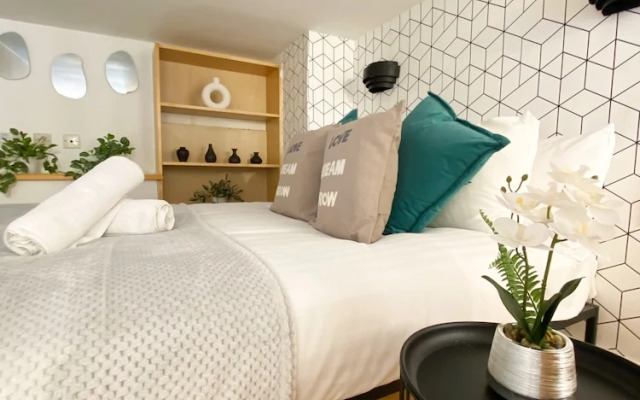 Modern studios Close to Hyde Park