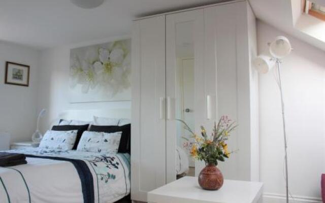 Jing's Loft Converted Studio