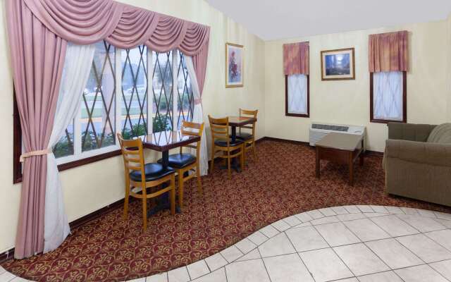Knights Inn Tucker