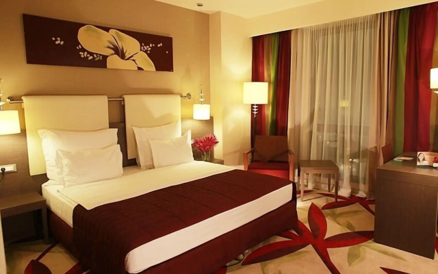 Golden Tulip Ana Dome