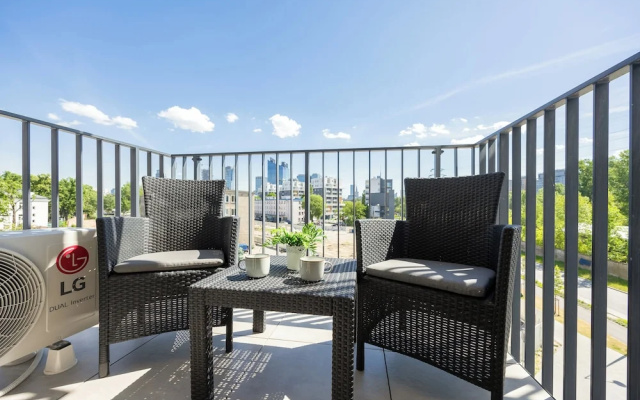 Kolejowa Apartment Warsaw by Renters